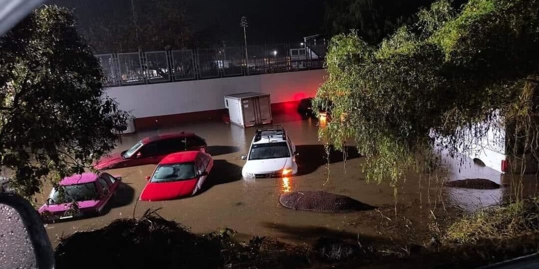 Inundación en Feria del Mole, en alcaldía Milpa Alta.