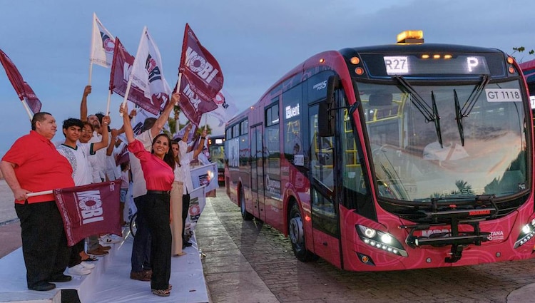 La gobernadora constitucional del estado, Mara Lezama Espinosa, encabezo el banderazo de salida de la nueva flota de transporte.