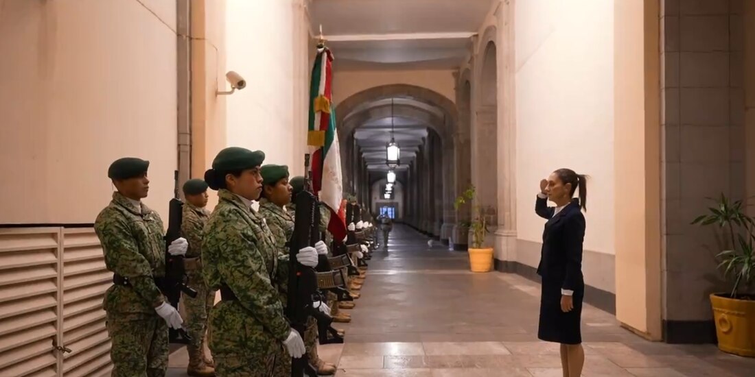 Claudia Sheinbaum realiza saludo militar a Fuerzas Armadas.