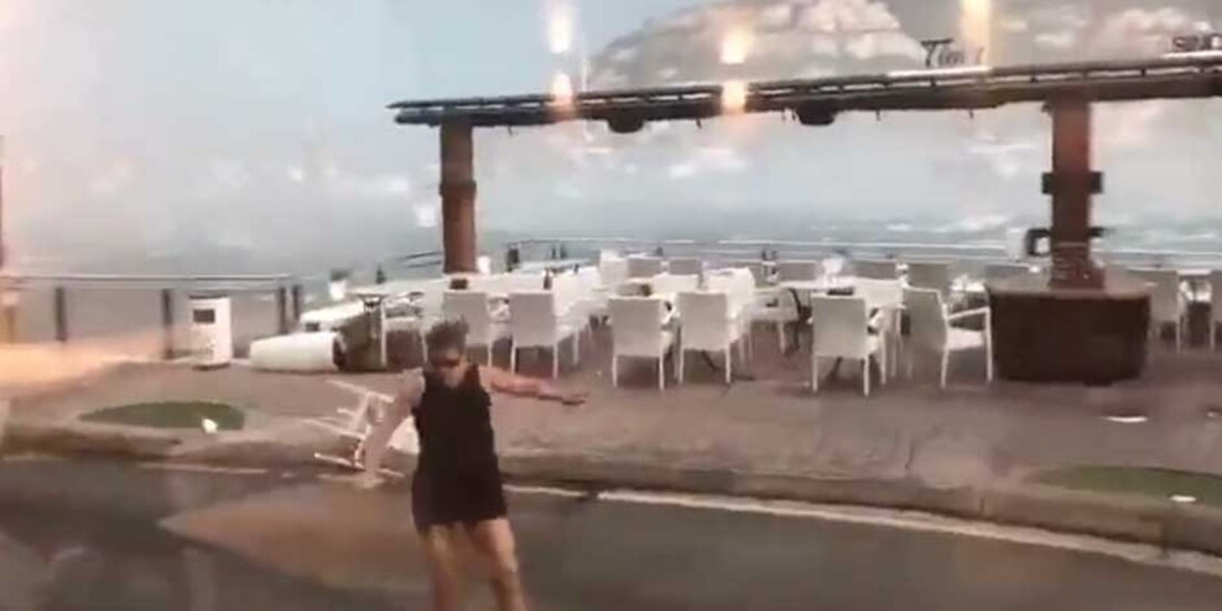 La fuerza de la intensa tormenta que golpeó a Mallorca en las Islas Baleares. 
