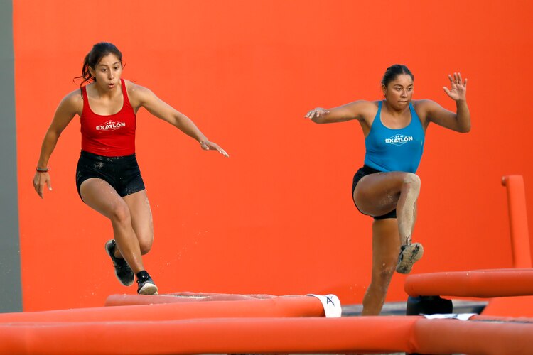 Dulce y Yareli en el duelo de eliminación de Exatlón México
