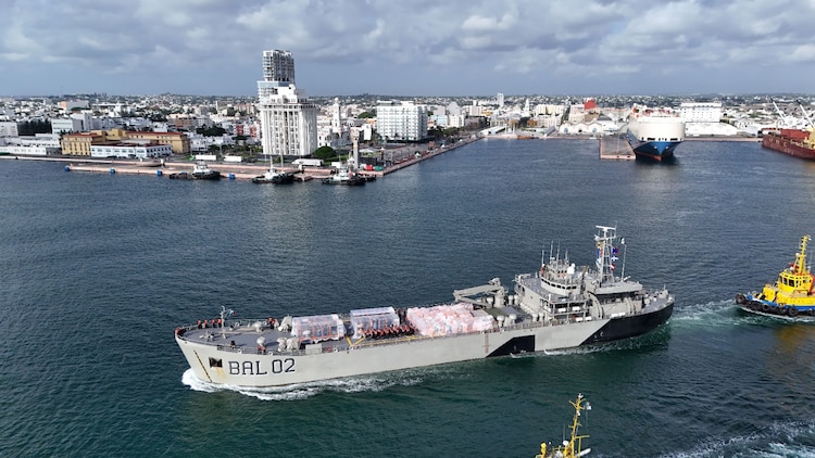 La operación marítima complementa el puente aéreo establecido por el Gobierno de México y forma parte del apoyo humanitario enviado a las zonas afectadas por los sismos en Venezuela.