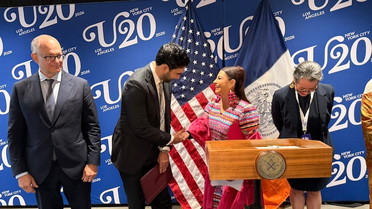 La jefa de Gobierno, Clara Brugada; a su izquierda, el alcalde de Nueva York, Zohran Mamdani.