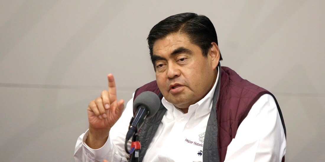 Miguel Barbosa, gobernador de Puebla. 