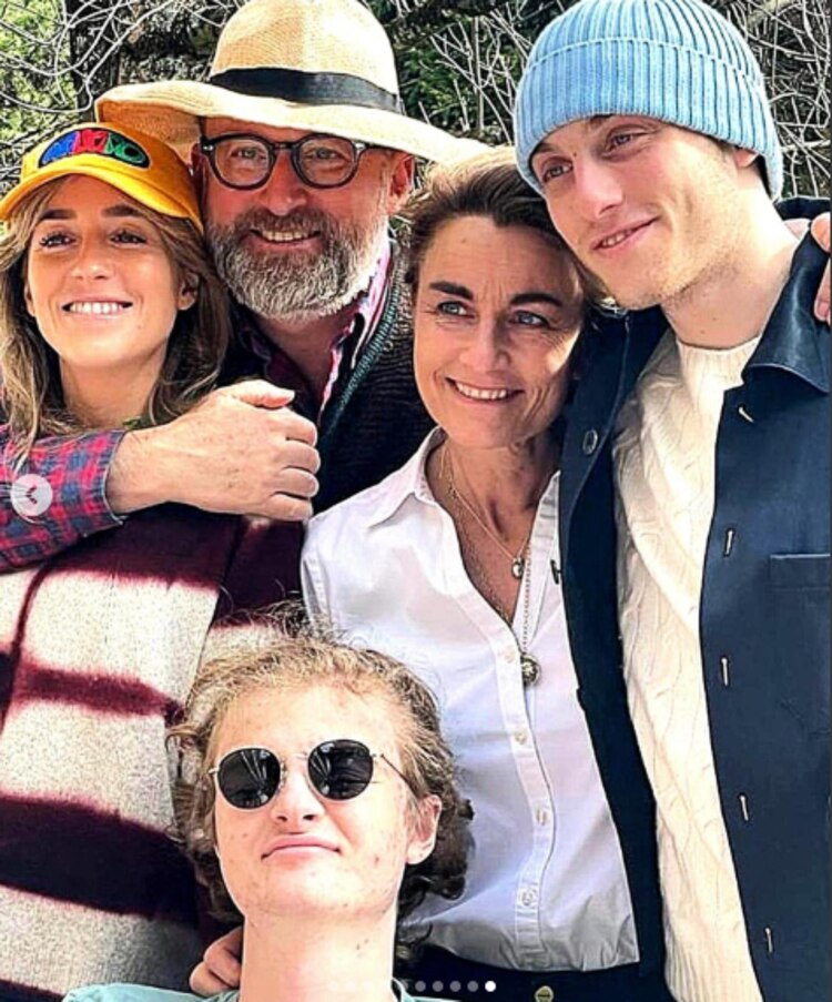 El príncipe con su familia