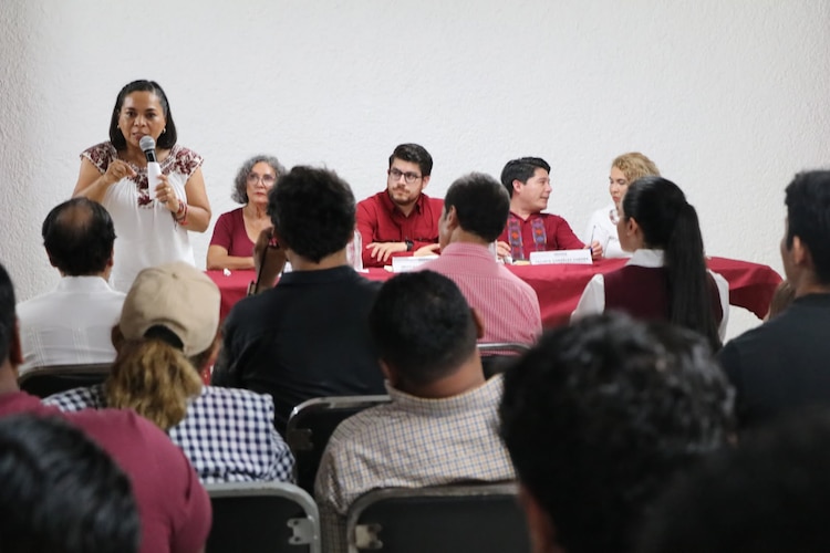 Beatriz Mojica, durante la reunión de organización “Guerrero Ejemplo de Unidad”.