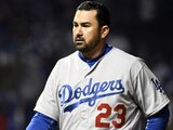 Dodgers envían a Adrián González a los Bravos