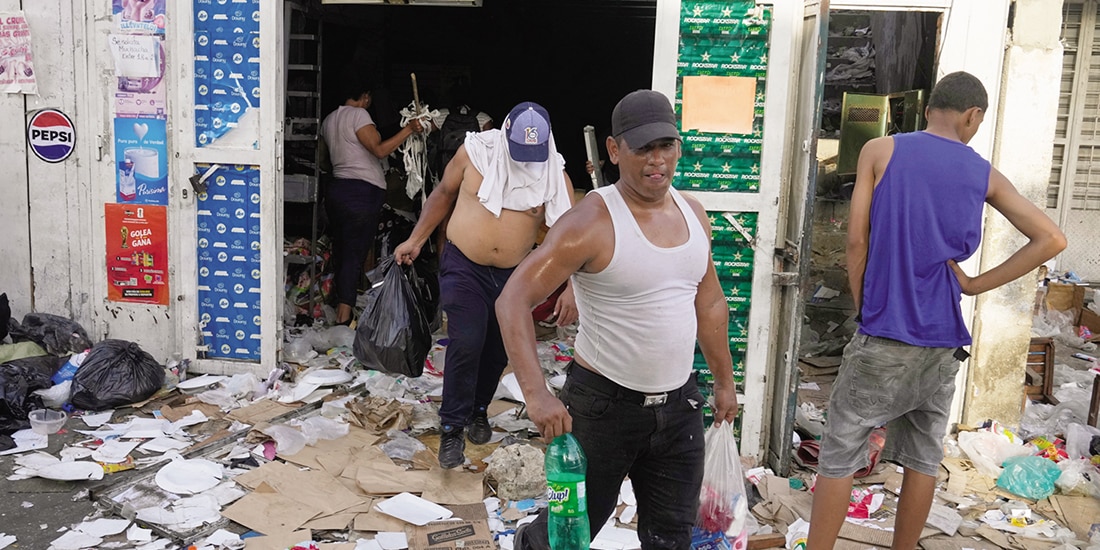 Comercios fueron saqueados en Catia La Mar.