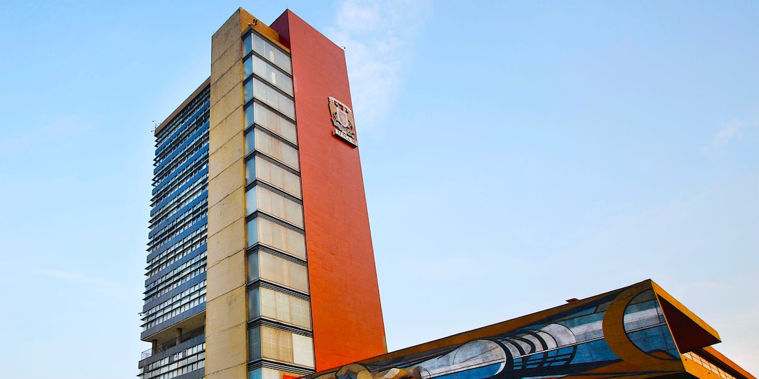 Proyección de la Universidad Nacional Autónoma de México.