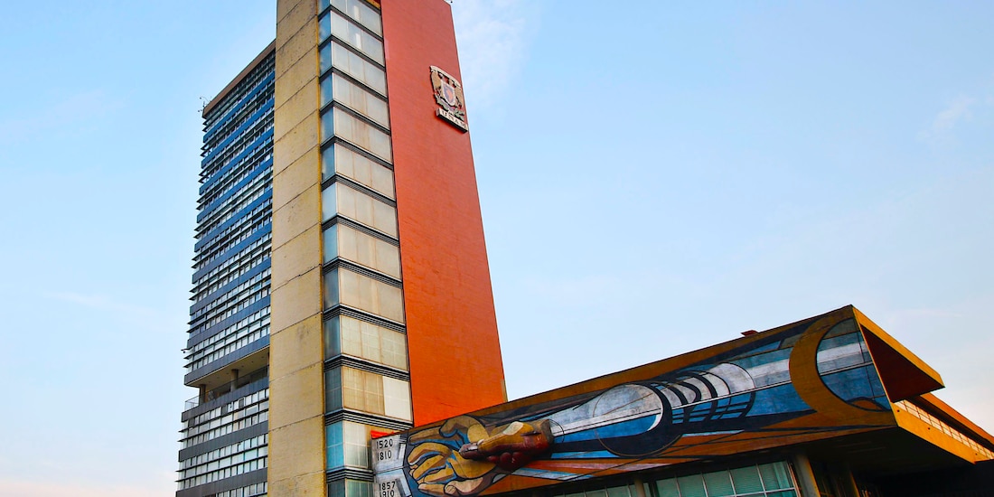 Proyección de la Universidad Nacional Autónoma de México.