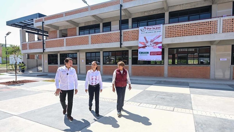 El modelo educativo del Bachillerato Nacional "Margarita Maza" incorporó planes de estudio en Inteligencia Artificial y Ciberseguridad.