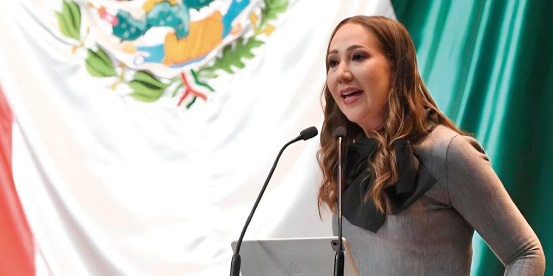 LA DIPUTADA zacatecana Noemí Luna se convirtió en la presidenta de la mesa directiva de la
Cámara de Diputados en agosto de 2023, al sustituir a Santiago Creel. Se consolidó como una de las figuras operativas y parlamentarias más importantes de su partido Acción Nacional.