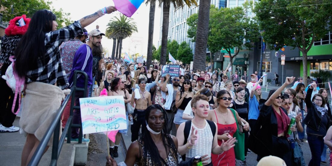 Marcha del orgullo desde el Parque en San Francisco, EU, el viernes 27 de junio de 2025.
