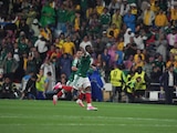 Julián Quinones en el partido de México vs Ecuador
