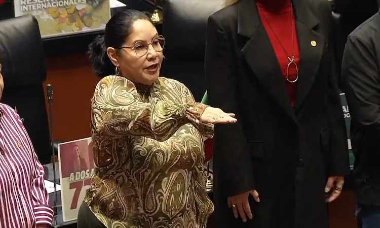 Senadora Claudia Tello Espinosa, de Morena, rindió protesta como secretaria de la Mesa Directiva del Senado, el 8 de septiembre de 2026.