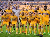 Los Tigres antes de un partido de la Liga MX.