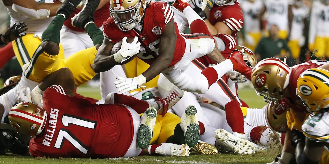 Una acción de un San Francisco 49ers vs Green Bay Packers de la NFL