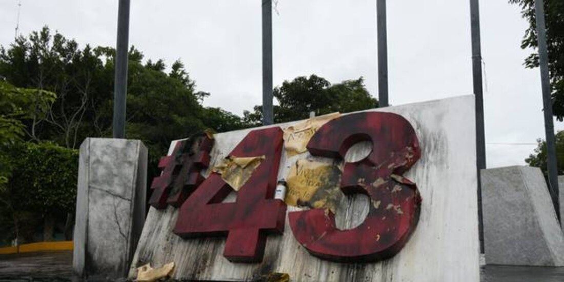 Queman antimonumento