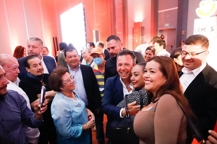 Pablo Lemus se reunió con líderes transportistas.