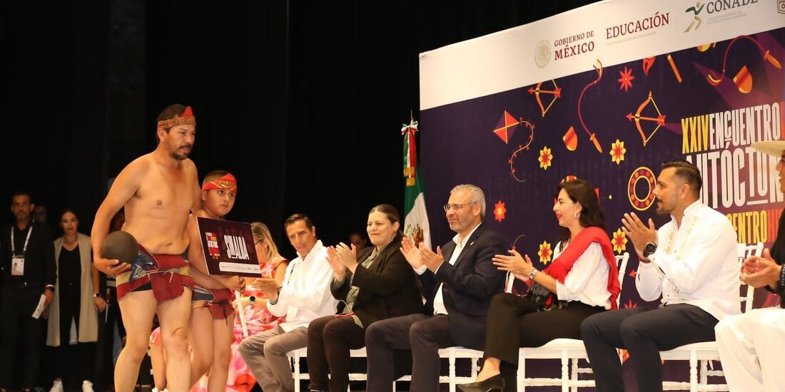 El gobernador Alfredo Ramírez Bedolla en el evento.