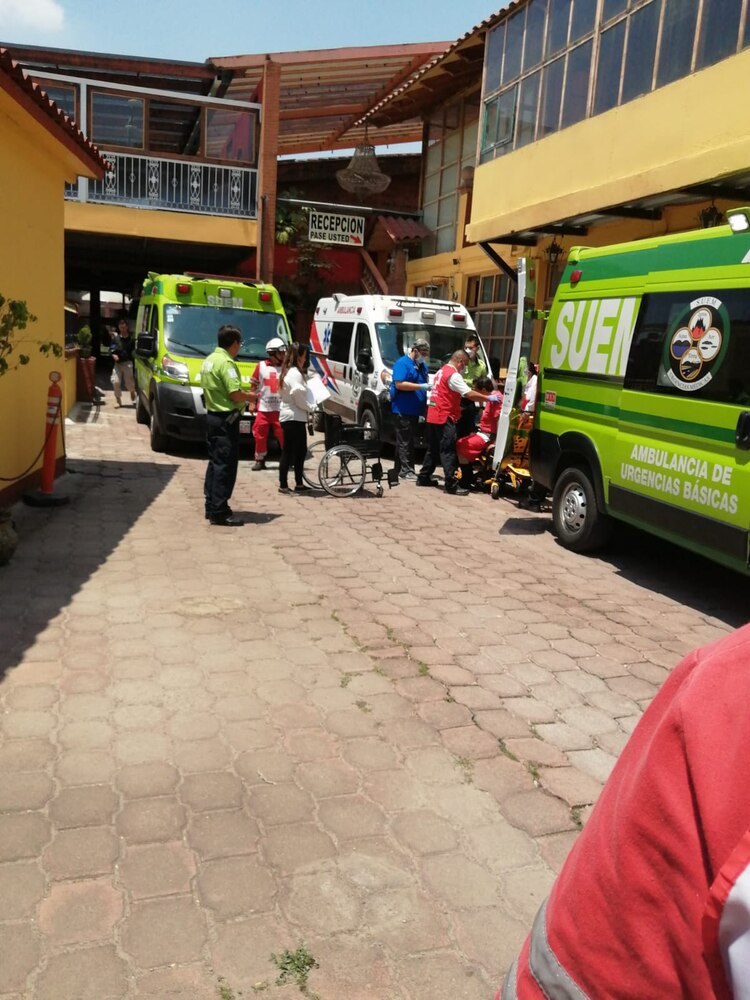 Más de 100 personas resultaron intoxicados por la comida que se dio en una boda en Tepotzotlán.