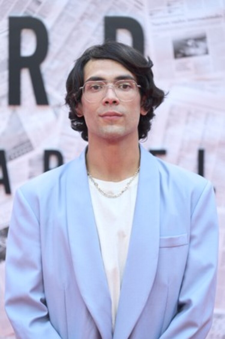 Diego Calva es parte de Bird Box Barcelona.