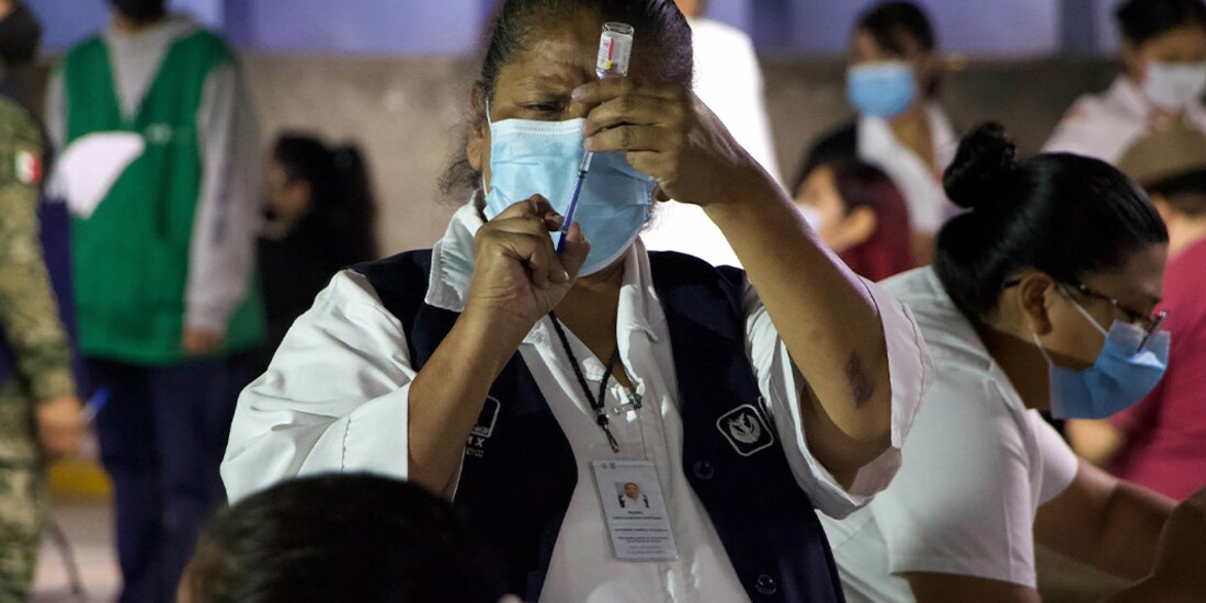 Apuran vacunación; requieren aplicar 3.2 millones semanales para nueva meta