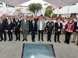 Al centro, el comisionado del INM, Sergio Salomón Céspedes Peregrina, y la secretaria de Gobernación, Rosa Icela Rodríguez Velázquez, el 19 de octubre de 2026.
