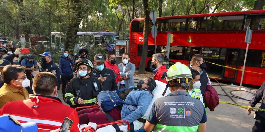 Accidente de Metrobús causa ¡89 lesionados!