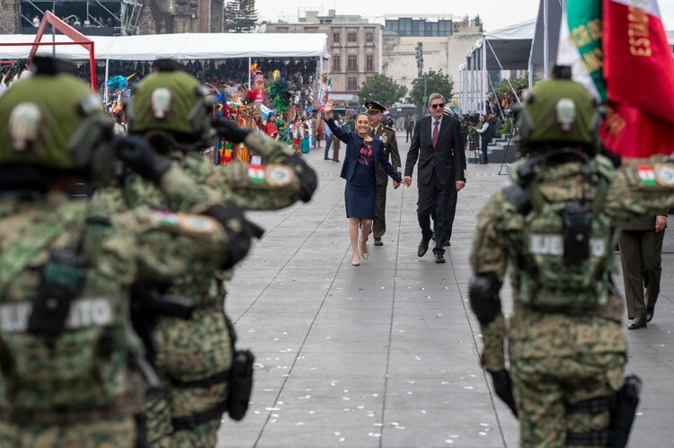 Sheinbaum afirma que la Cuarta Transformación es un proyecto de dignidad y justicia social.