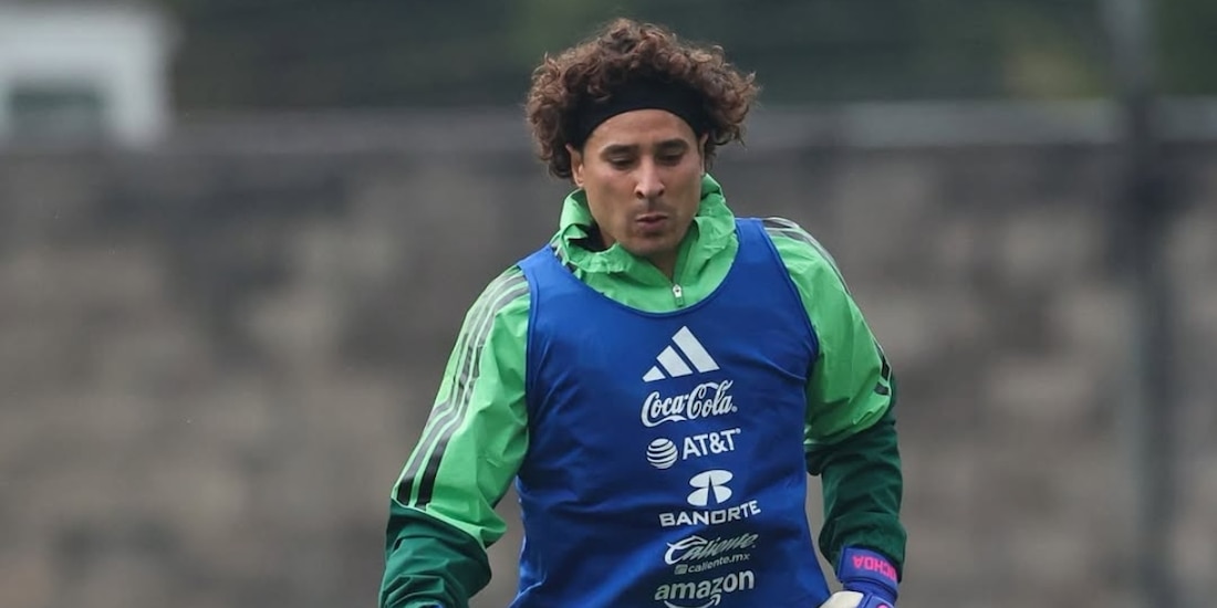 Guillermo Ochoa en un entrenamiento con la Selección Mexicana