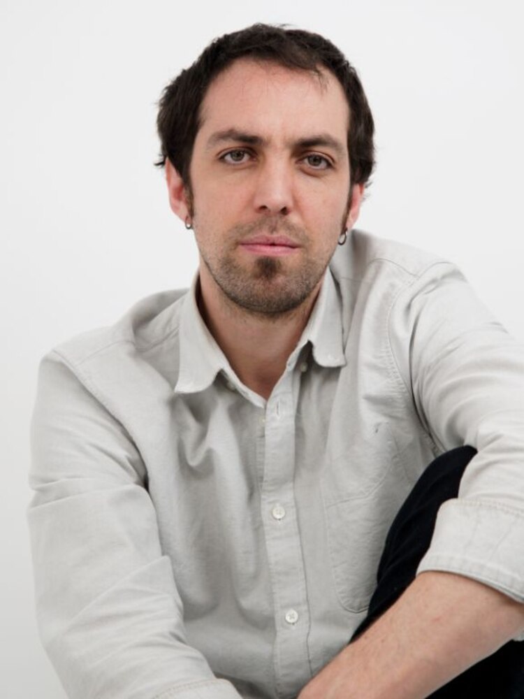 ¿Quieres que te lo lea otra vez? Pedro de Tavira compartirá Biografía de un par de espectros.