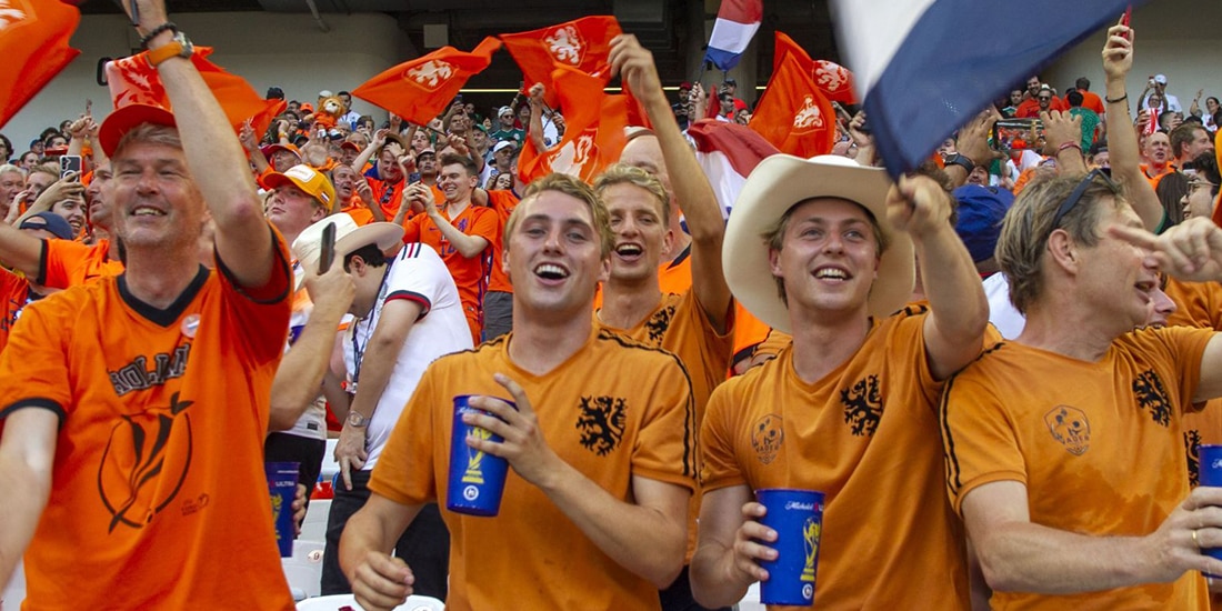 Aficionados al futbol en sedes mundialistas