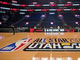 El Vivint Arena se muestra durante la transformación que tiene lugar dentro del estadio antes del inicio del fin de semana del Juego de Estrellas de baloncesto de la NBA el miércoles 15 de febrero de 2023 en Salt Lake City. Más de 60 jugadores se dirigen a Salt Lake City para el fin de semana All-Star, algunos de ellos por primera vez, uno de ellos por decimonovena vez. Y aunque algunos eventos promocionarán el futuro de la liga, muchos celebrarán el pasado.