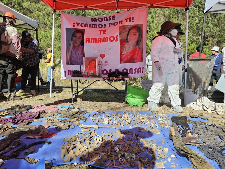 Huesos de animales y ropas halladas en una zona del Ajusco.