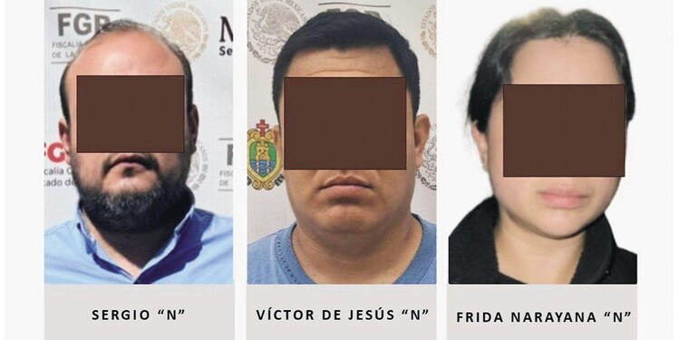 Los tres exfuncionarios universitarios detenidos, presentados el fin de semana pasado