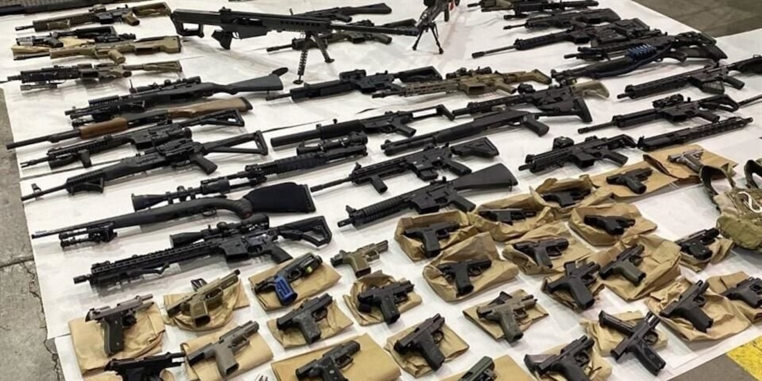Armamento decomisado por autoridades de México.