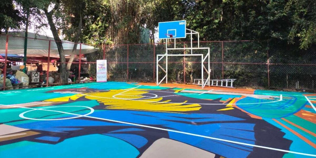 Rehabilitan cancha del Salesiano en alcaldía Miguel Hidalgo.