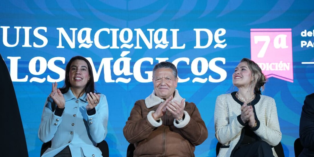 El gobernador de Hidalgo, Julio Menchaca Salazar, encabeza la ceremonia de inauguración del 7º Tianguis Nacional de Pueblos Mágicos.