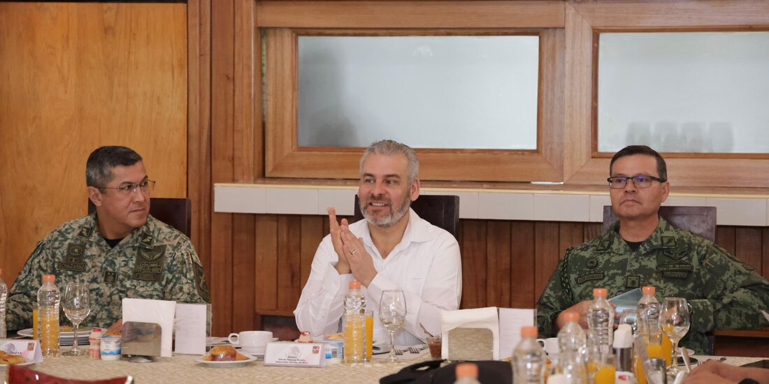 Alfredo Ramírez Bedolla destaca el compromiso del general Rentería Schazarino con la seguridad y el bienestar ciudadano.