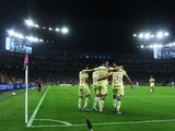 Futbolistas del América celebran uno de sus goles contra el Monterrey en el Estadio BBVA.