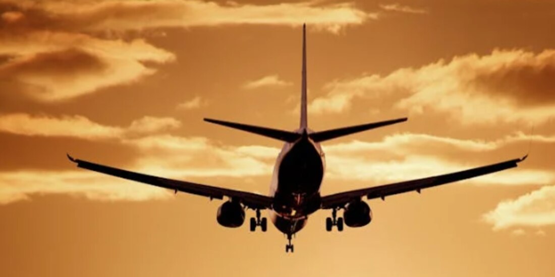 Un avión en la imagen ilustrativa