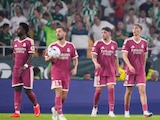 Jugadores del Real Madrid tras el gol del Betis.