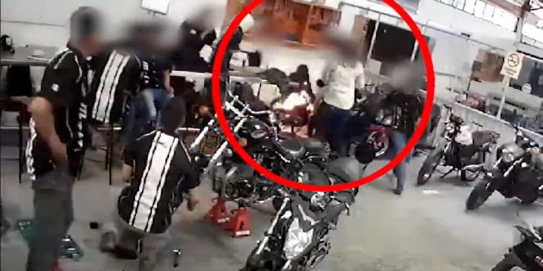 Cristian fue víctima de dos de sus compañeros, quienes le prendieron fuego.