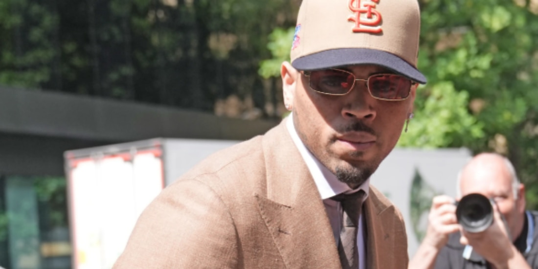 Chris Brown llega al Tribunal de la Corona de Southwark, en Londres, el viernes 24 de julio de 2026.