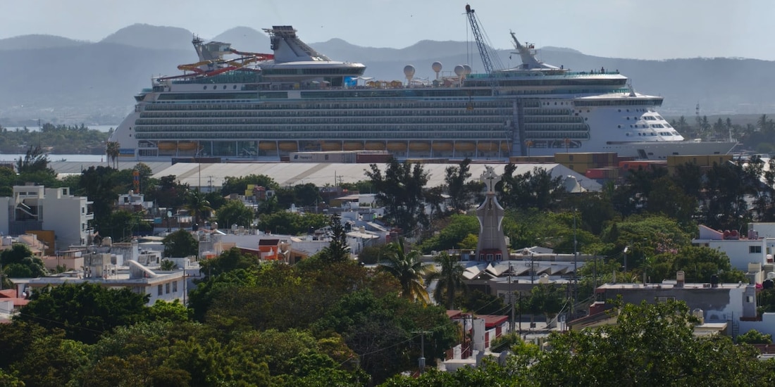 Embarcación en puerto de Sinaloa.