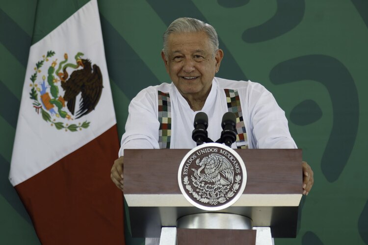 Presidente López Obrador, durante una conferencia matutina en Guerrero.