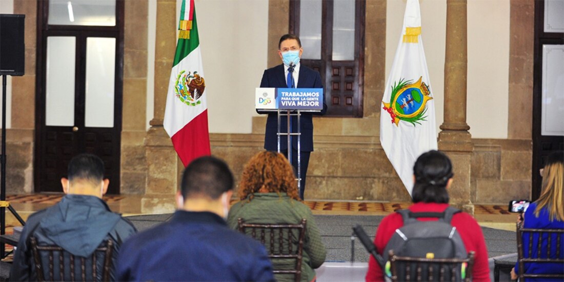 José Rosas Aispuro, gobernador del estado de Durango.