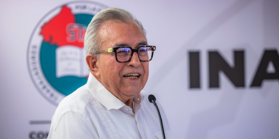 El Gobernador Rubén Rocha Moya supervisa la nueva infraestructura vial en la primaria STASE.