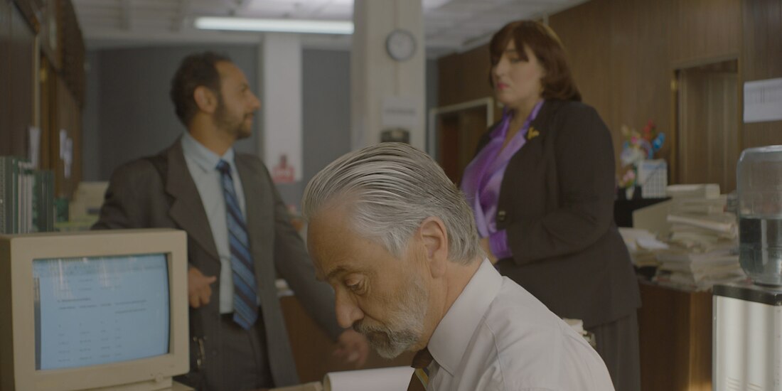 El actor Francisco Reyes (al frente), dando vida a Martínez.